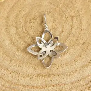 pendentif fleur argent pour femme