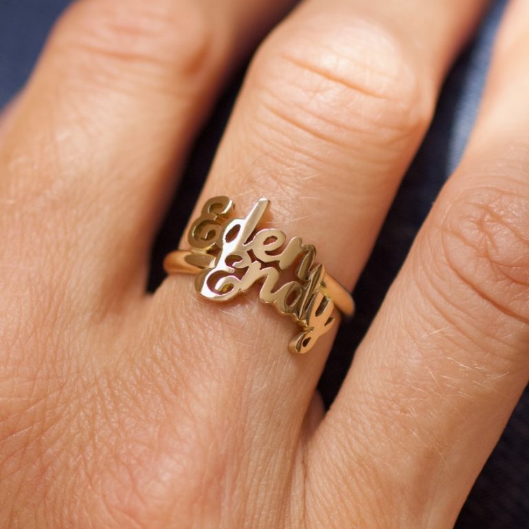 bague personnalisée prénom en or massif 18 carats